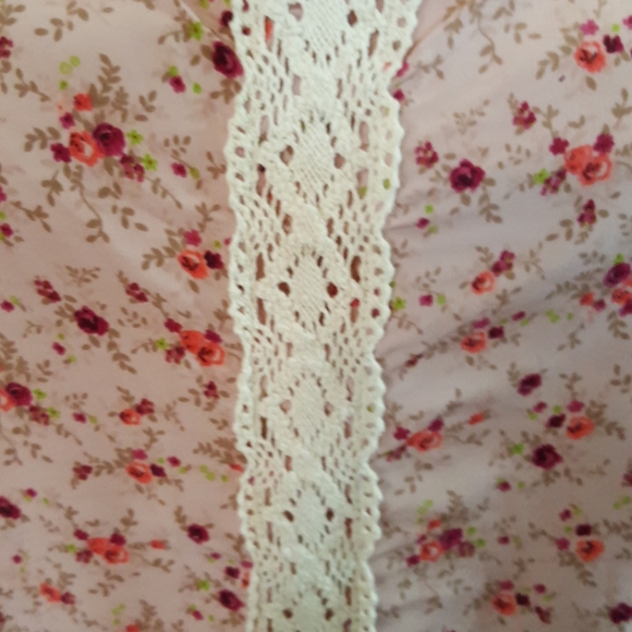 Silk Feel Top - Picture 2 of 4